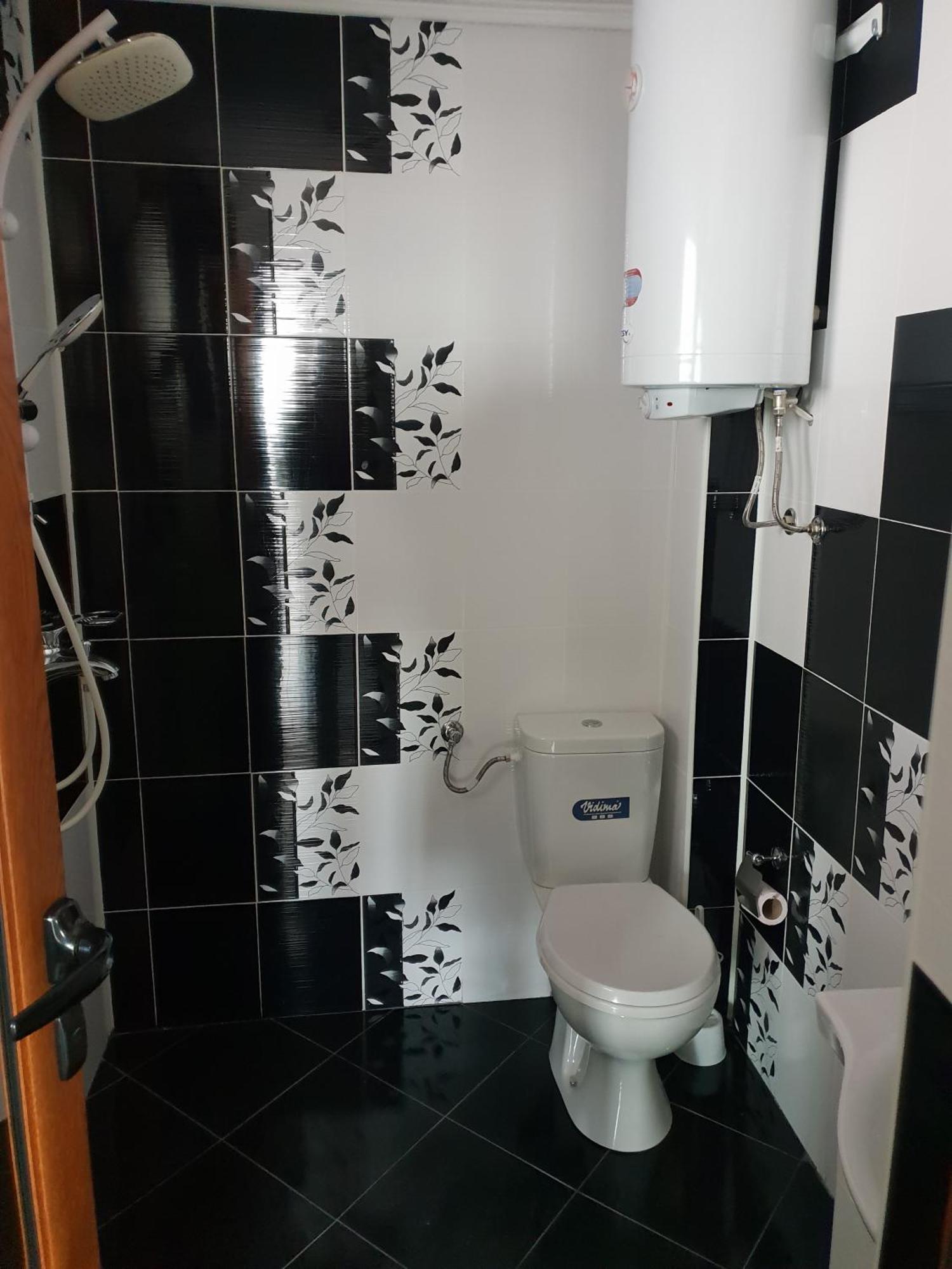 Black And White Apartment 卡尔洛沃 外观 照片